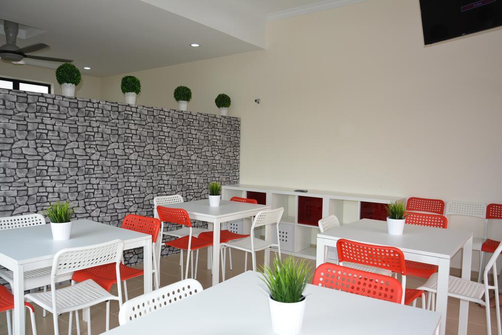 The Baiti Hotel Bandar Tun Razak Exterior photo